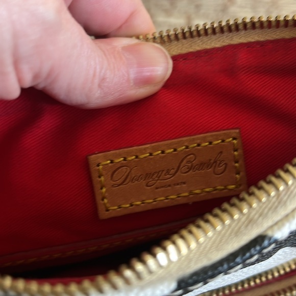 DOONEY & BOURKE Beautiful black white chevron purse!! - Picture 8 of 16